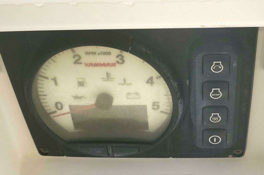 LOTUS 37ft Beneteau Yacht For Sale