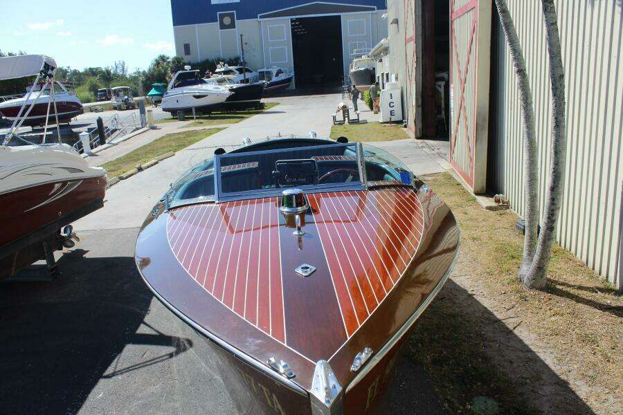 28ft Hacker Craft Yacht For Sale