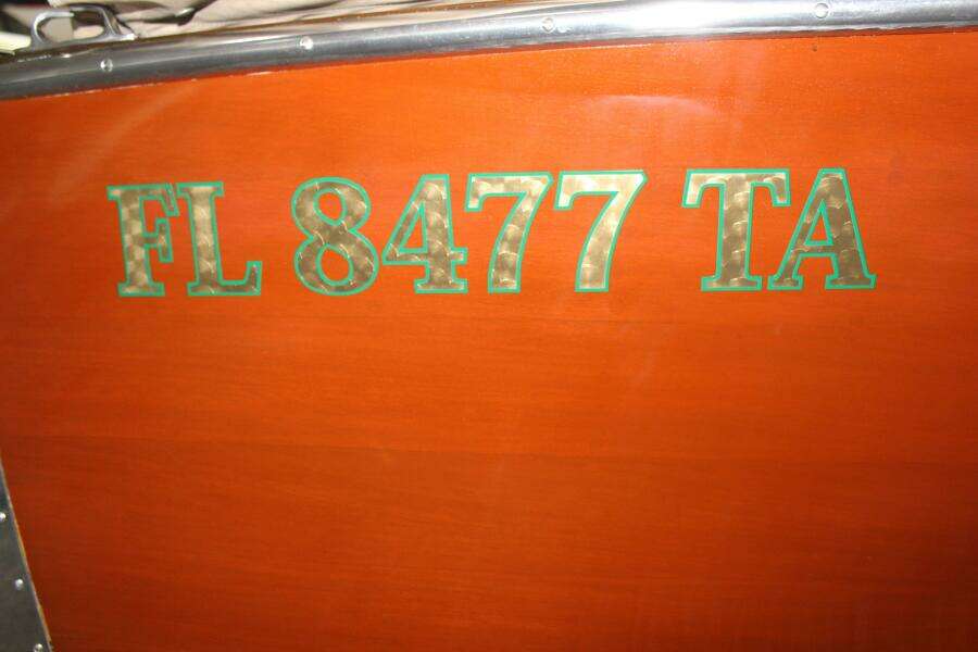 28ft Hacker Craft Yacht For Sale