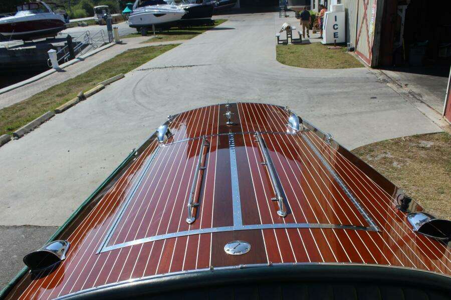 28ft Hacker Craft Yacht For Sale