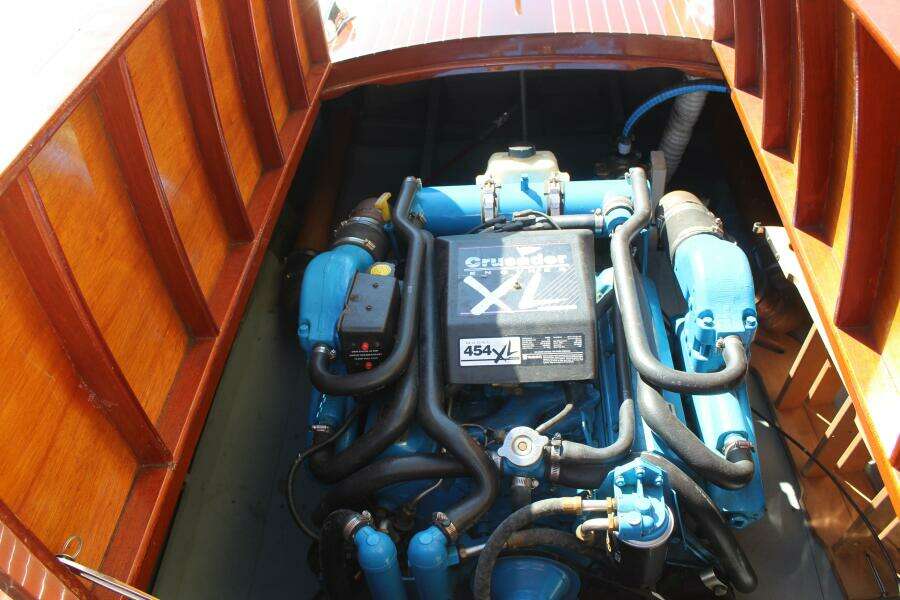 28ft Hacker Craft Yacht For Sale