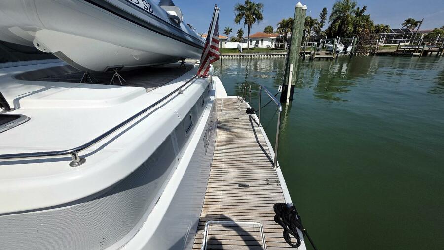 43' 2004 Lagoon 2SR
