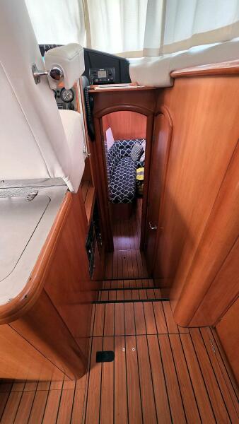 43' 2004 Lagoon 2SR
