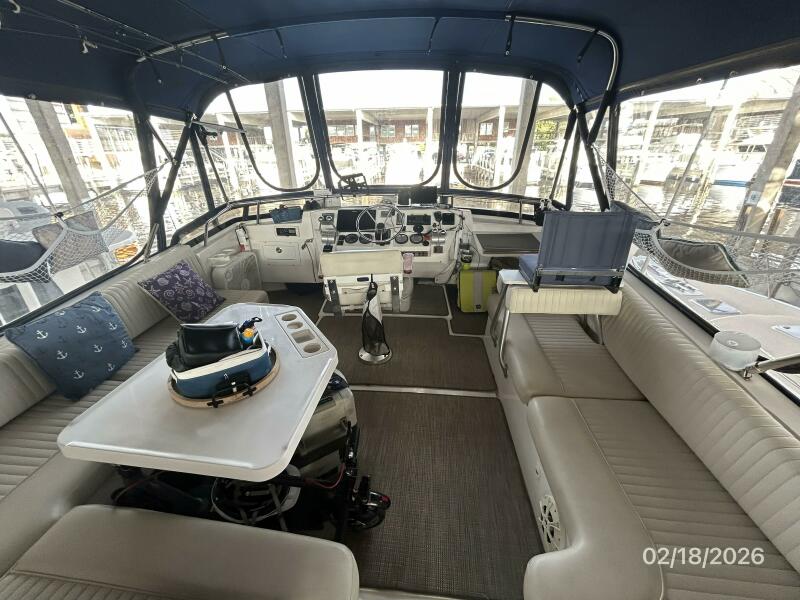 43' 2004 Mainship 430