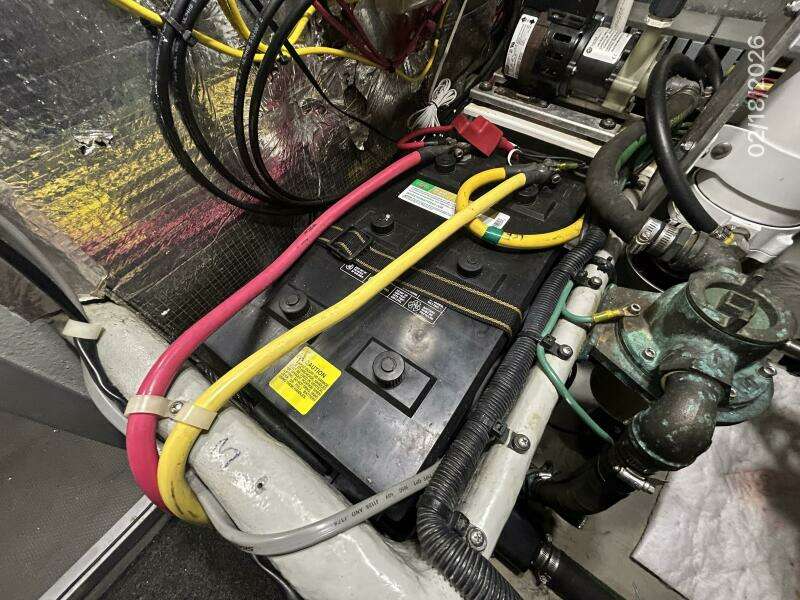 43' Mainship starboard main engine start battery