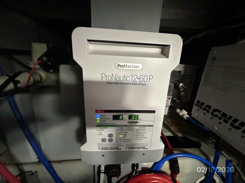 43' 2004 Mainship 430