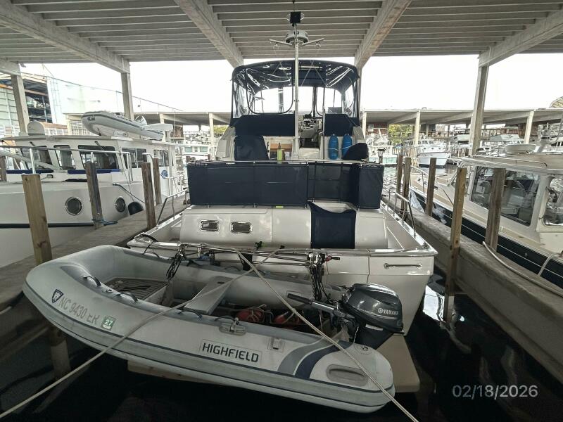 43' 2004 Mainship 430