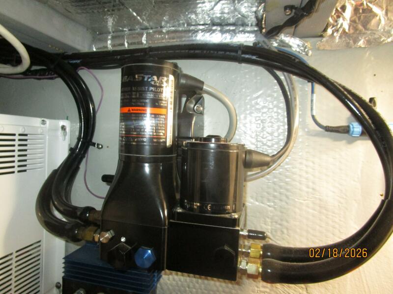 43' 2004 Mainship 430