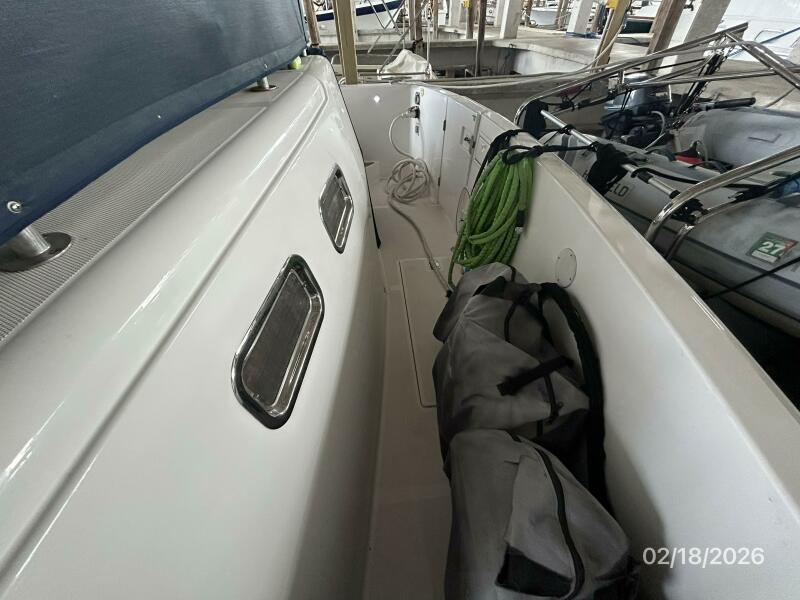 43' 2004 Mainship 430