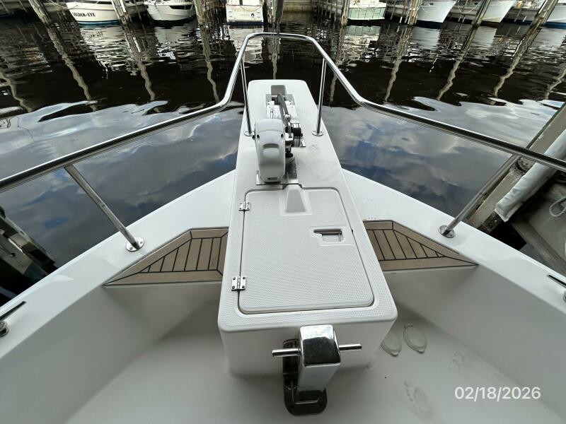 43' 2004 Mainship 430