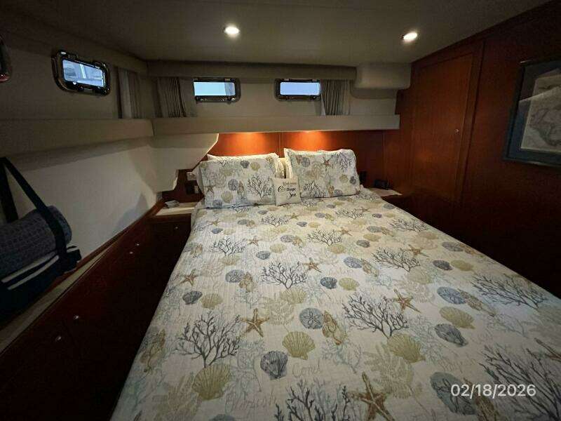 43' Mainship master stateroom port