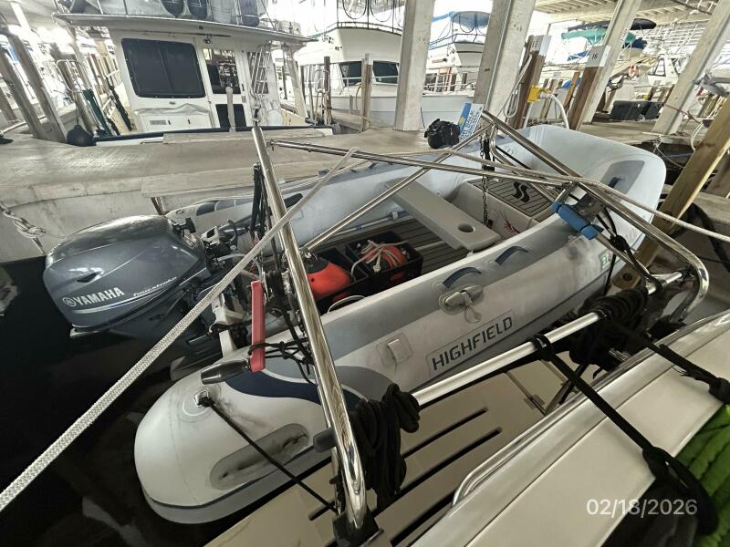 43' 2004 Mainship 430