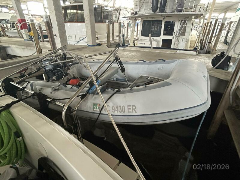 43' 2004 Mainship 430