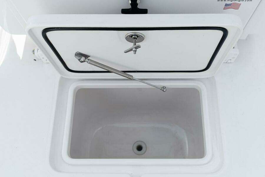 33ft Invincible Yacht For Sale