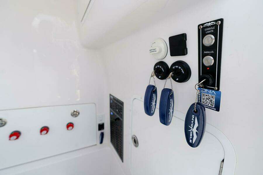 33ft Invincible Yacht For Sale