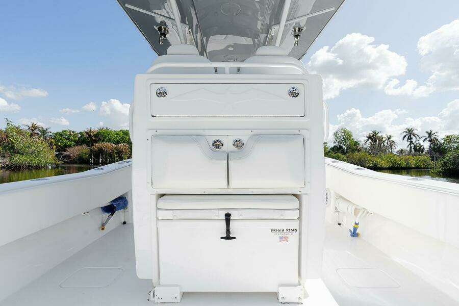 33ft Invincible Yacht For Sale