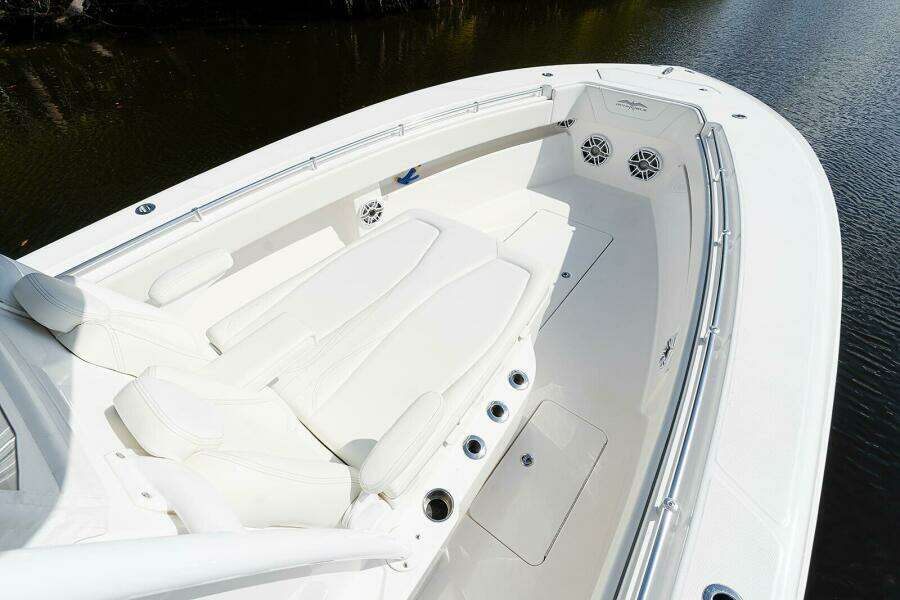 33ft Invincible Yacht For Sale