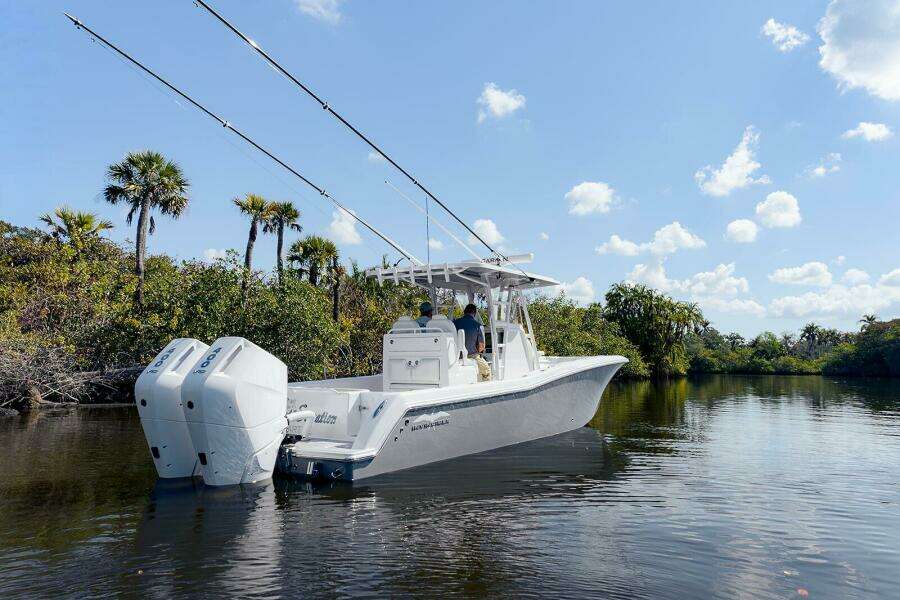 33ft Invincible Yacht For Sale