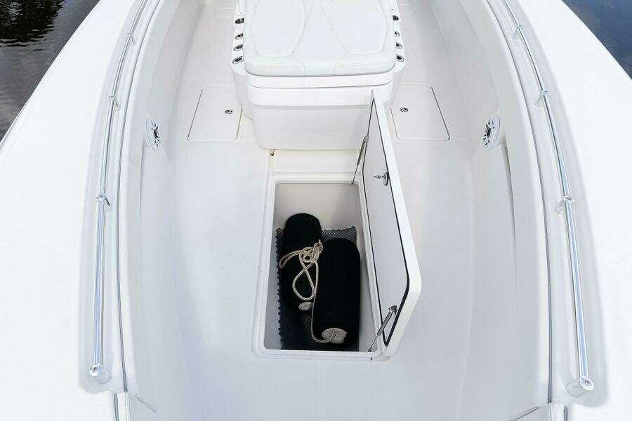 33ft Invincible Yacht For Sale