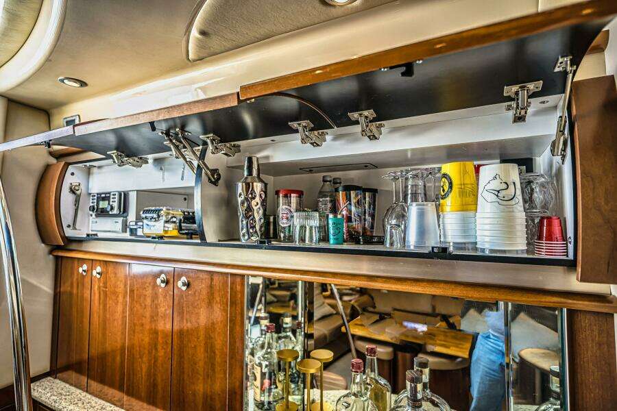 NAUTI LIS 50ft Sea Ray Yacht For Sale