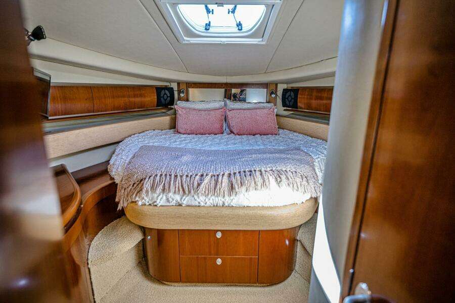 NAUTI LIS 50ft Sea Ray Yacht For Sale