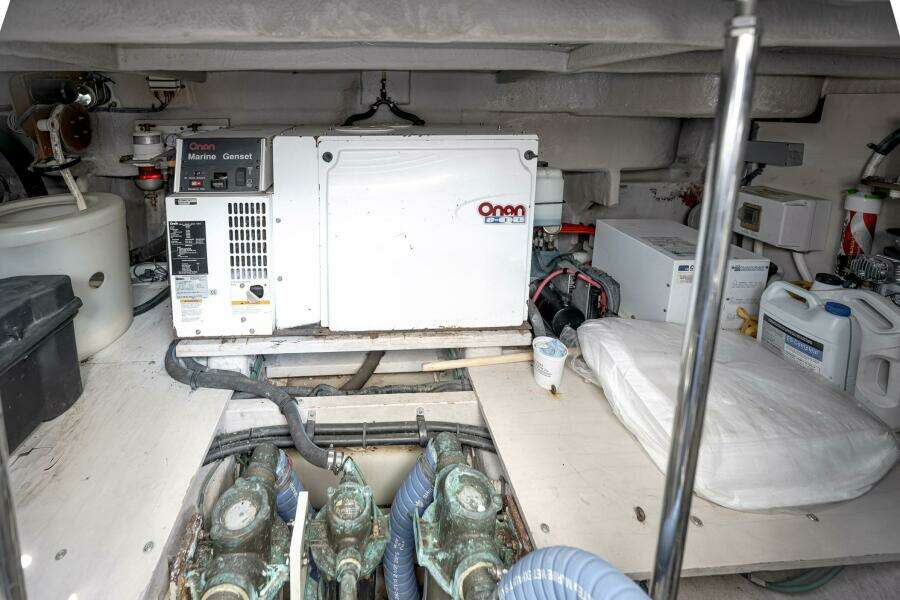 NAUTI LIS 50ft Sea Ray Yacht For Sale