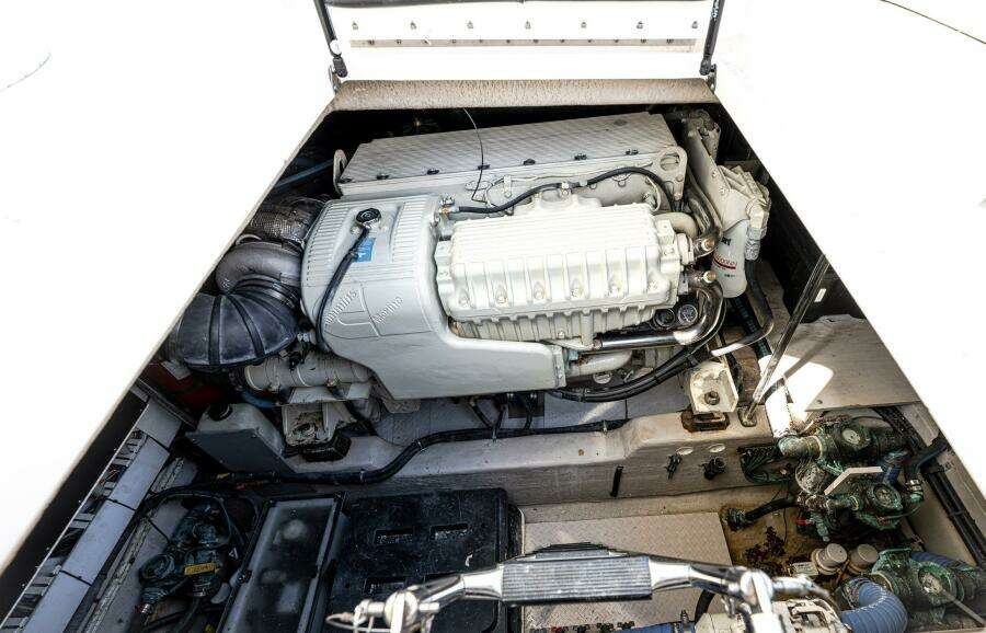 NAUTI LIS 50ft Sea Ray Yacht For Sale