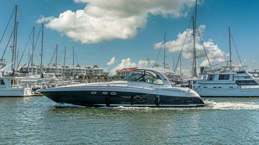 NAUTI LIS 50ft Sea Ray Yacht For Sale