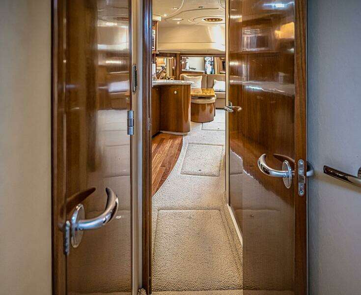 NAUTI LIS 50ft Sea Ray Yacht For Sale