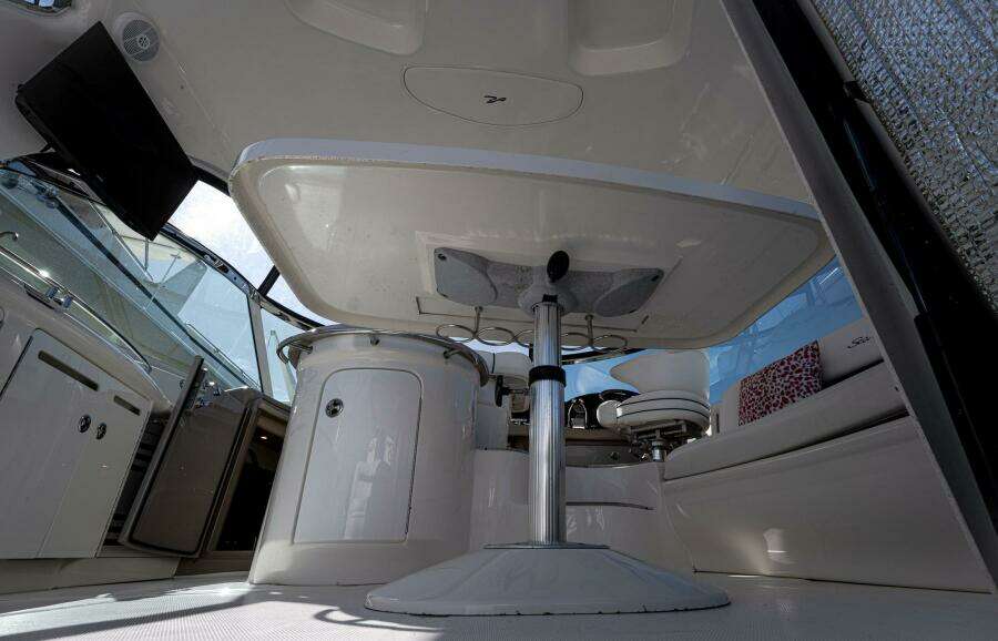 NAUTI LIS 50ft Sea Ray Yacht For Sale