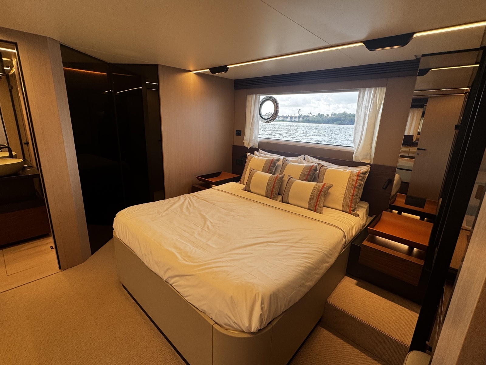70ft Azimut Yacht For Sale