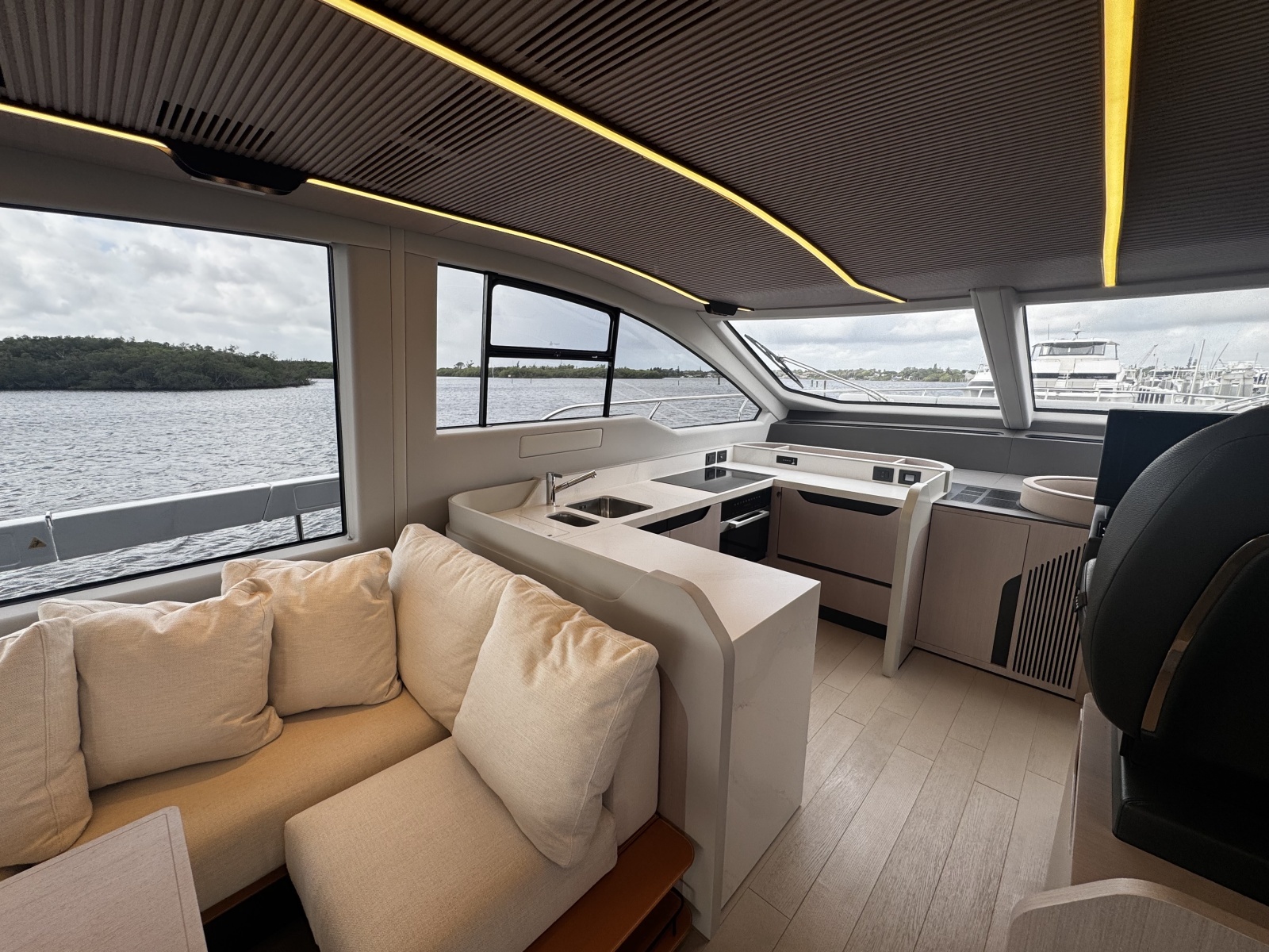 70ft Azimut Yacht For Sale