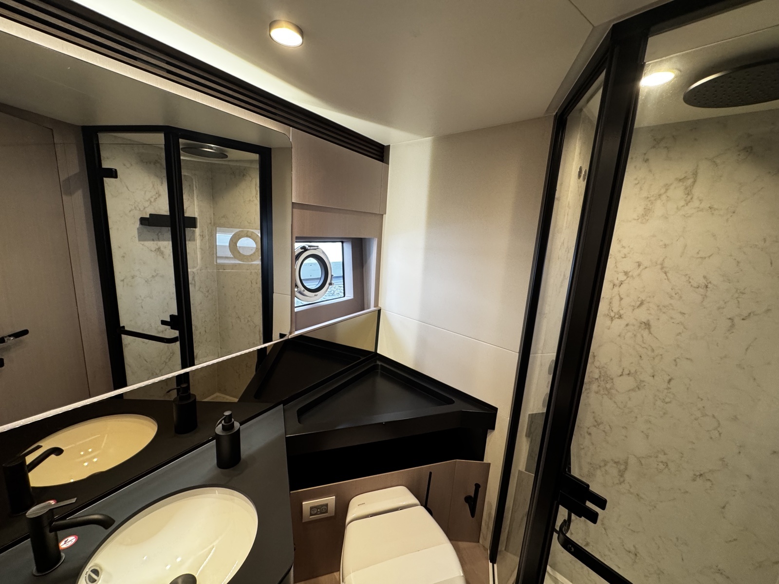 70ft Azimut Yacht For Sale