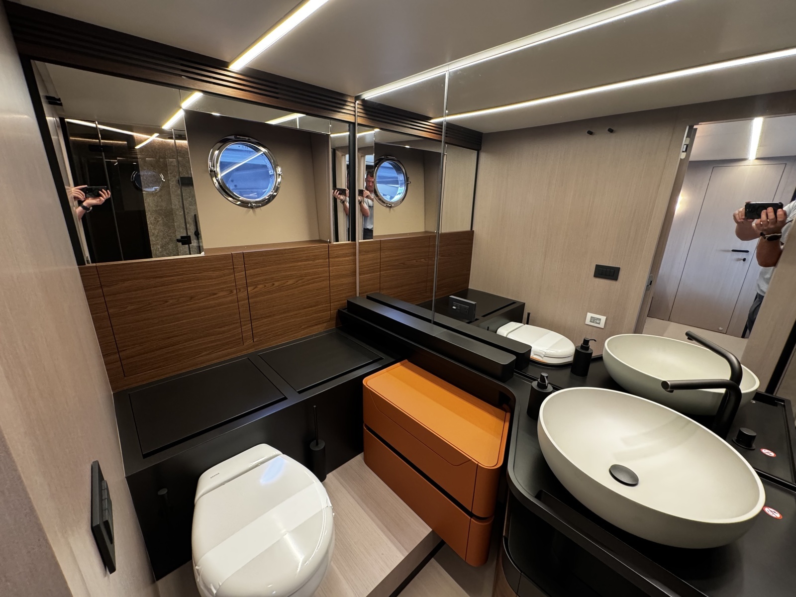 70ft Azimut Yacht For Sale