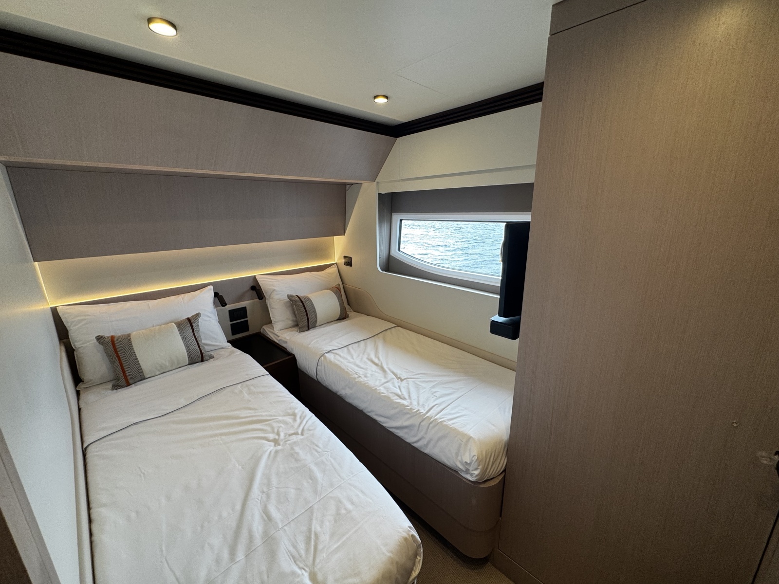70ft Azimut Yacht For Sale