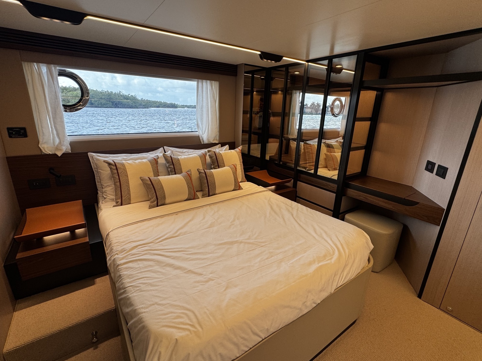 70ft Azimut Yacht For Sale