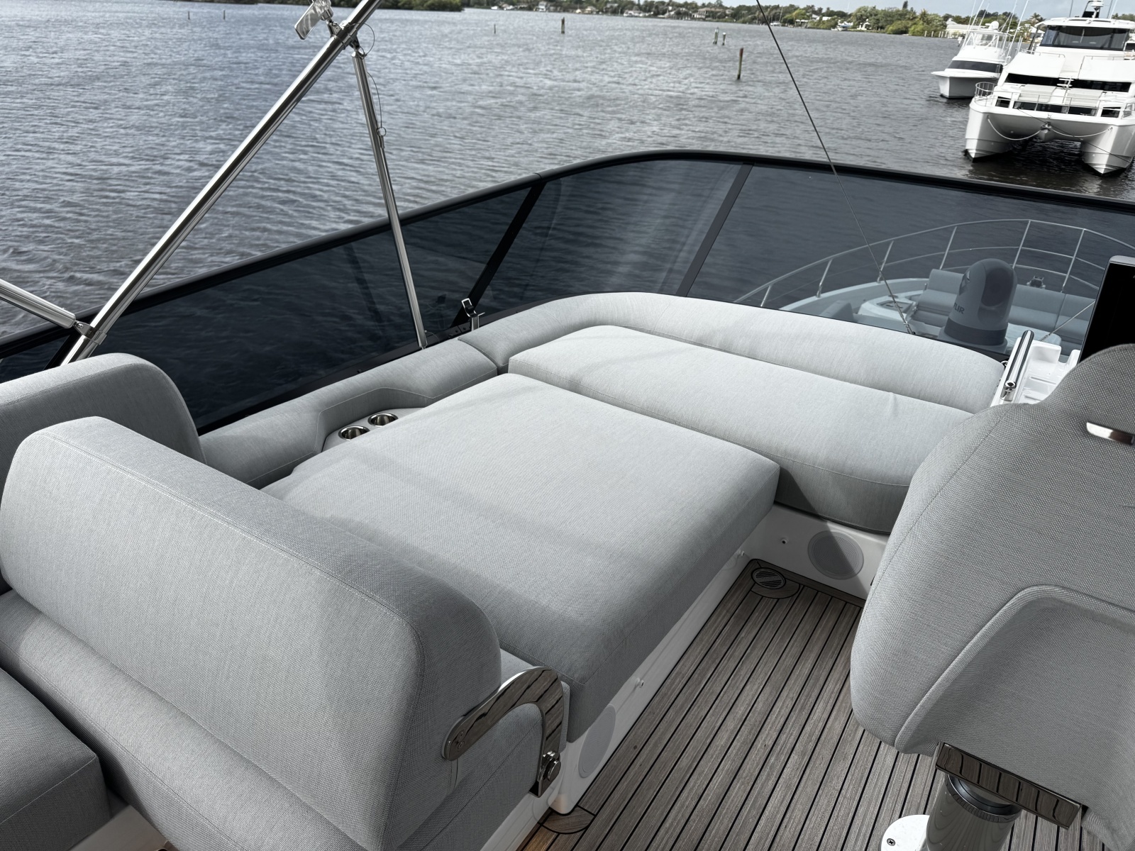 70ft Azimut Yacht For Sale