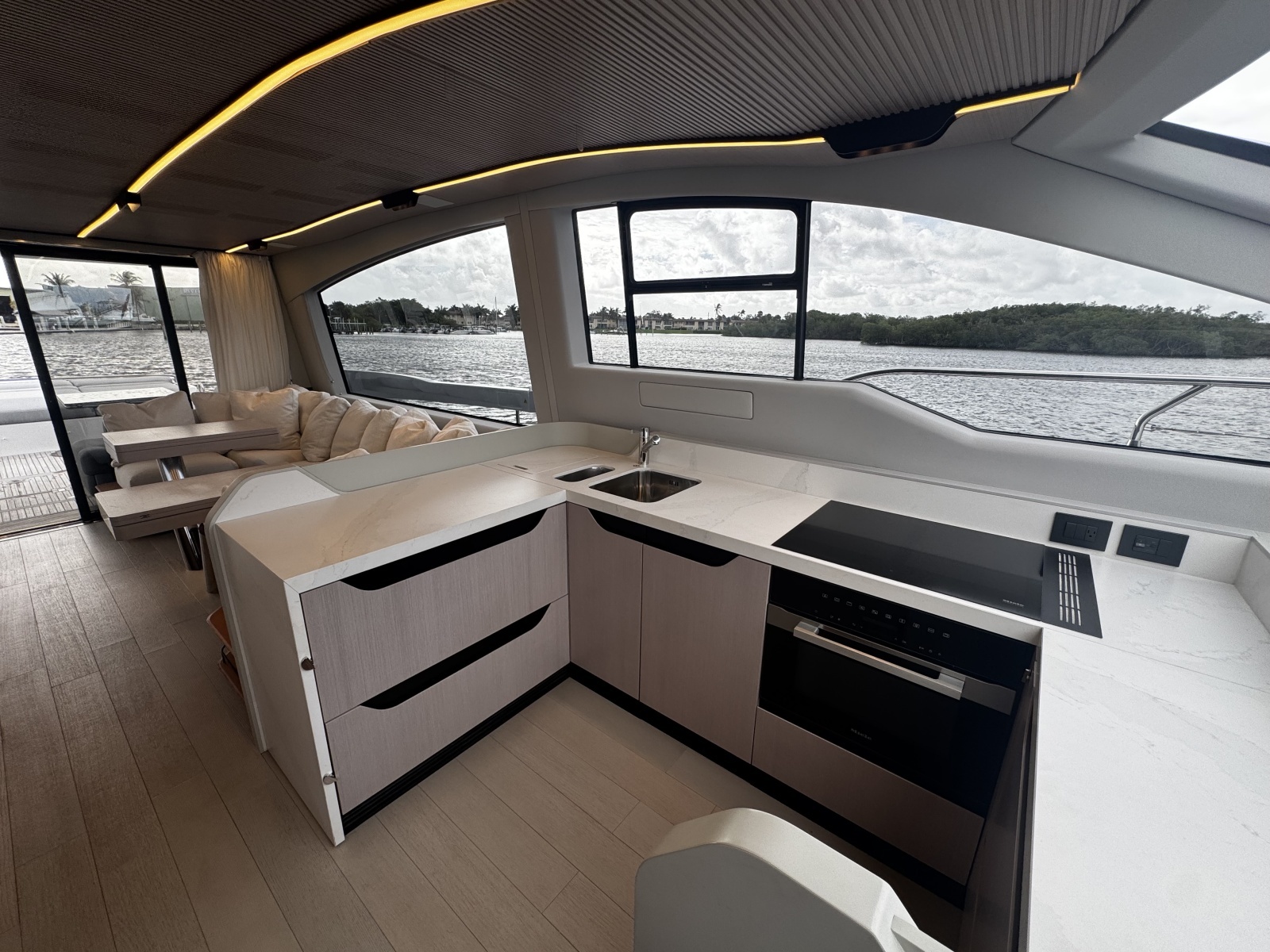 70ft Azimut Yacht For Sale