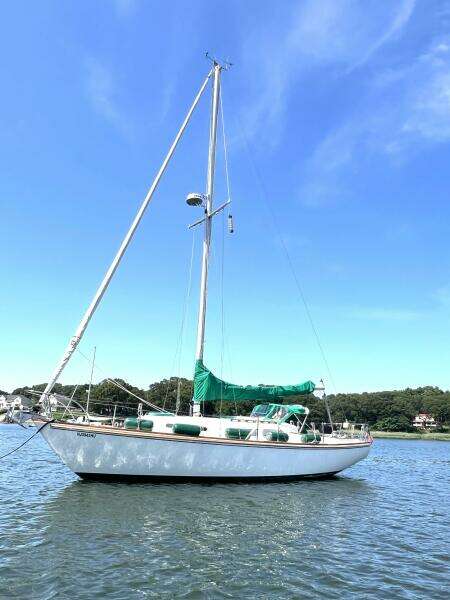 Wanderer 35ft Pearson Yacht For Sale
