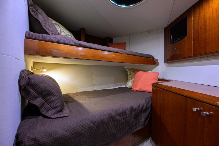 80' 2007 Lazzara Yachts 80 Enclosed