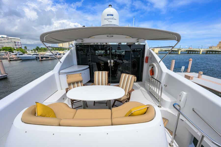 80' 2007 Lazzara Yachts 80 Enclosed