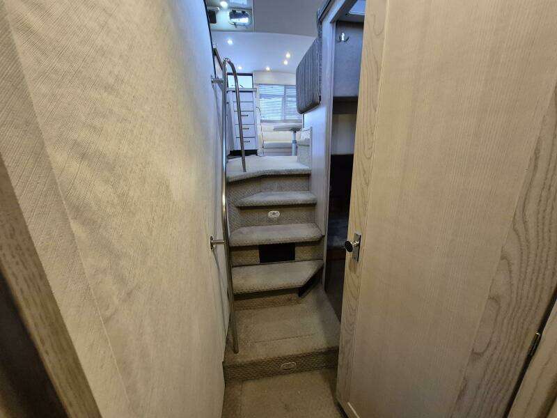 39ft Bayliner Yacht For Sale