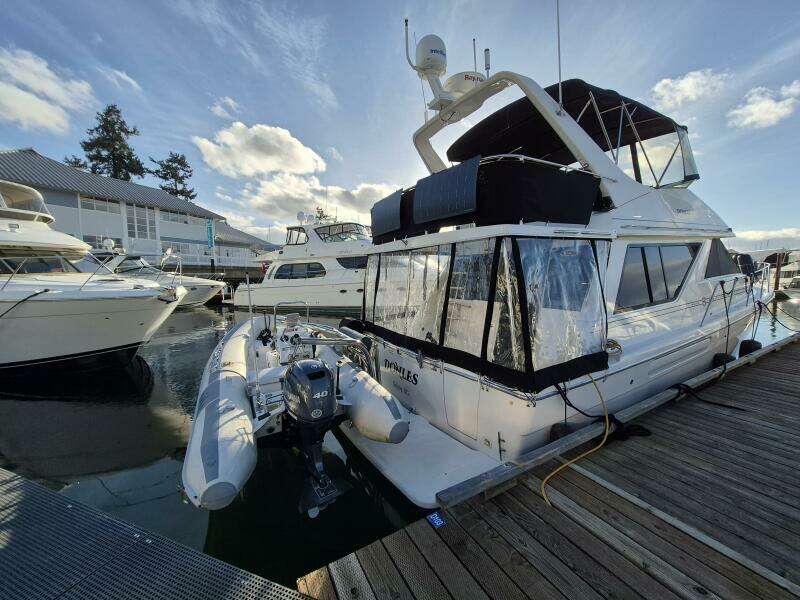 39ft Bayliner Yacht For Sale