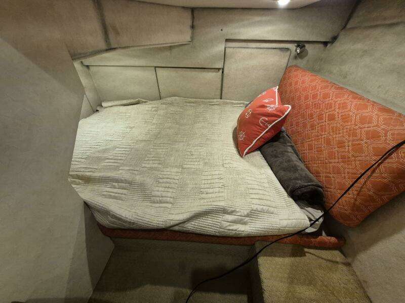 39ft Bayliner Yacht For Sale