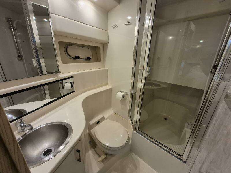 39ft Bayliner Yacht For Sale