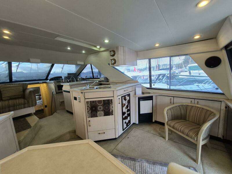 39ft Bayliner Yacht For Sale