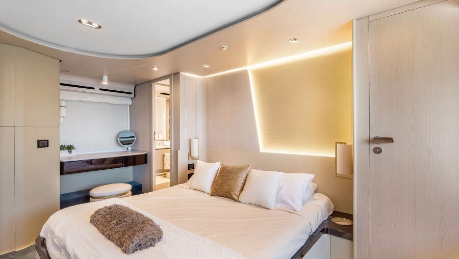 78ft Azimut Yacht For Sale