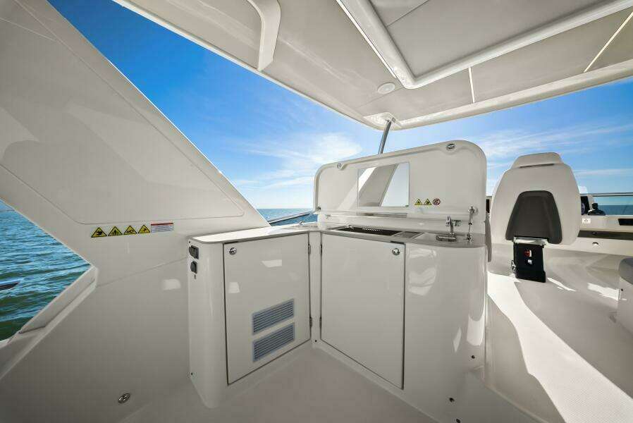 2025 Absolute Navetta 53