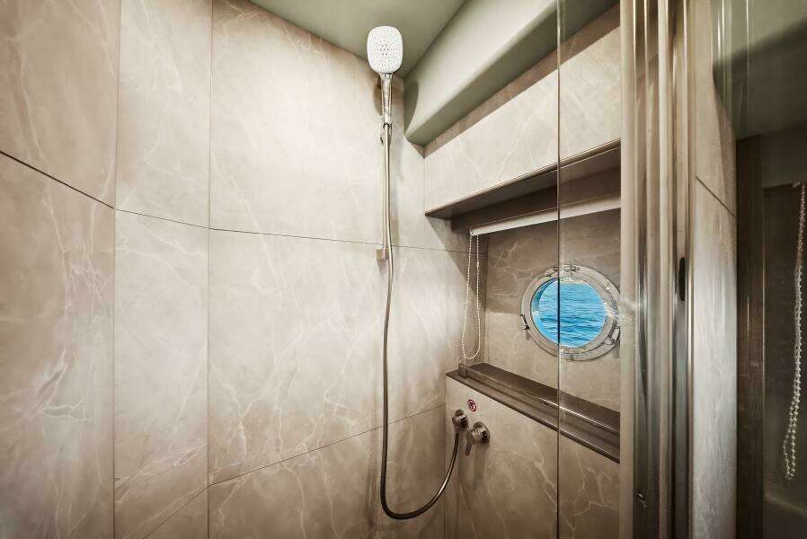 2025 Absolute Navetta 53 - Head