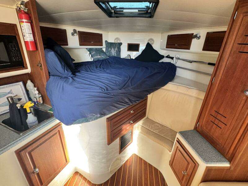 35ft Carolina Classic Yacht For Sale